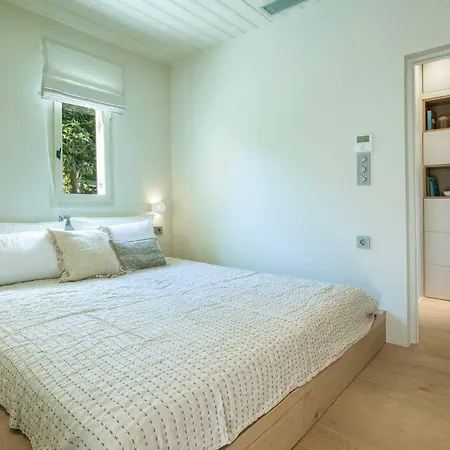 Islets Villa Nidhrion